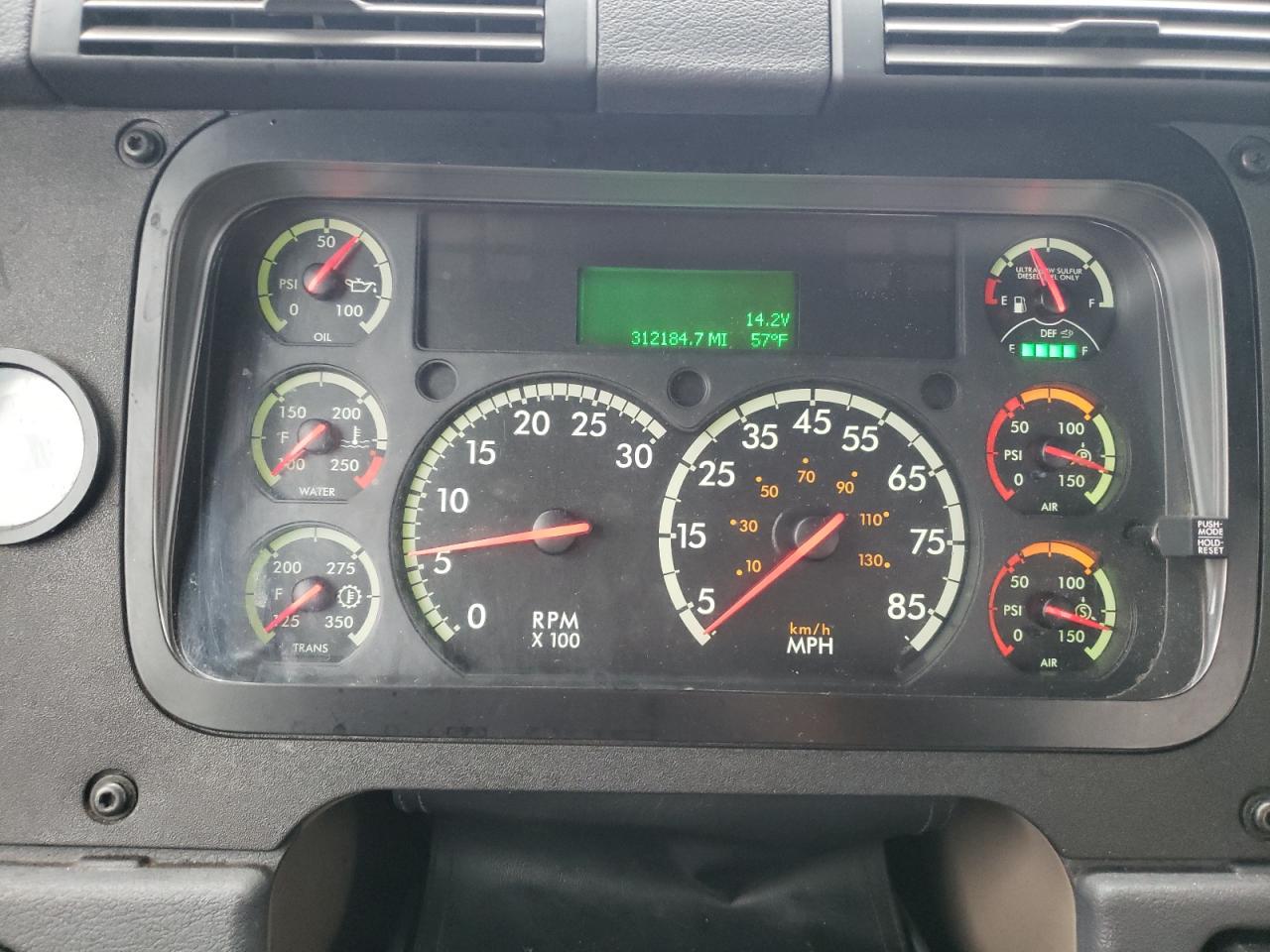 Lot #3290229220 2018 FREIGHTLINER CASCADIA 1