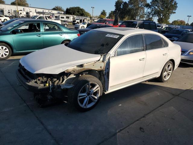 2015 VOLKSWAGEN PASSAT SE - 1VWBV7A33FC098151