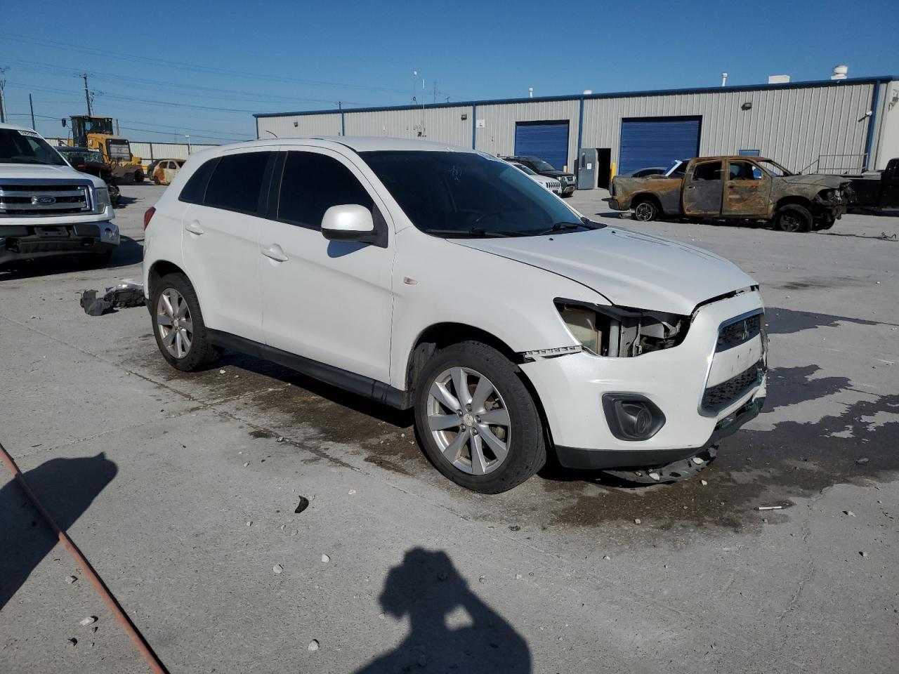 MITSUBISHI OUTLANDER ES