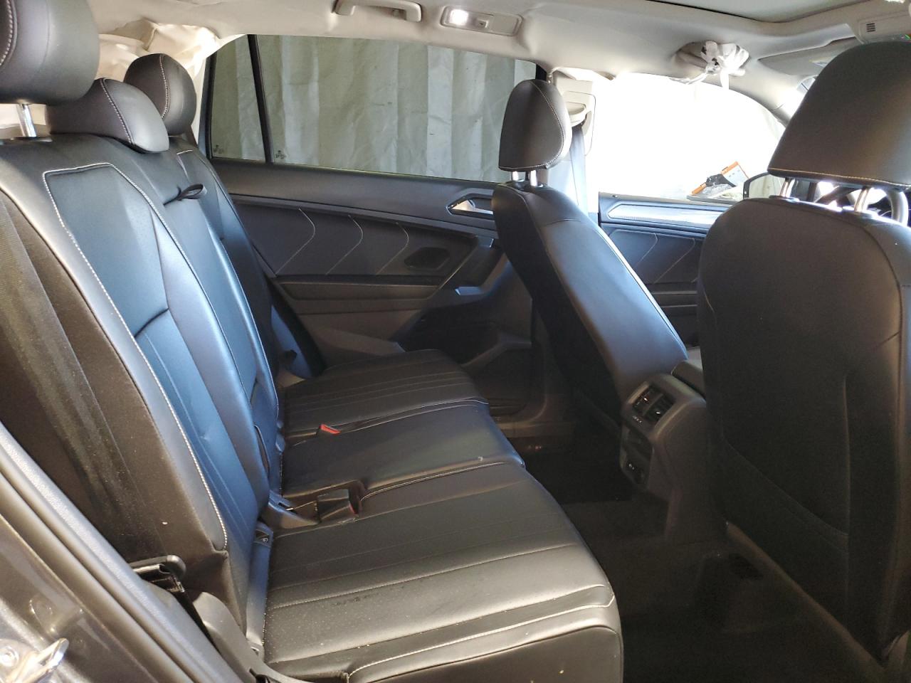 VOLKSWAGEN TIGUAN SE