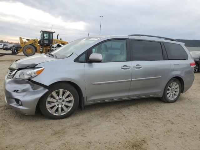 Global Auto Auctions: 2013 TOYOTA SIENNA XLE