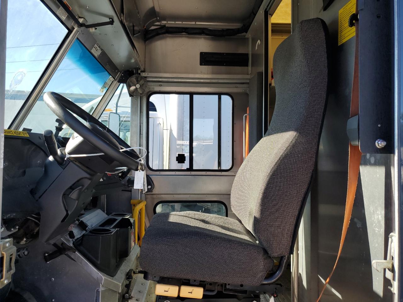 Lot #3302706021 2021 FORD F59