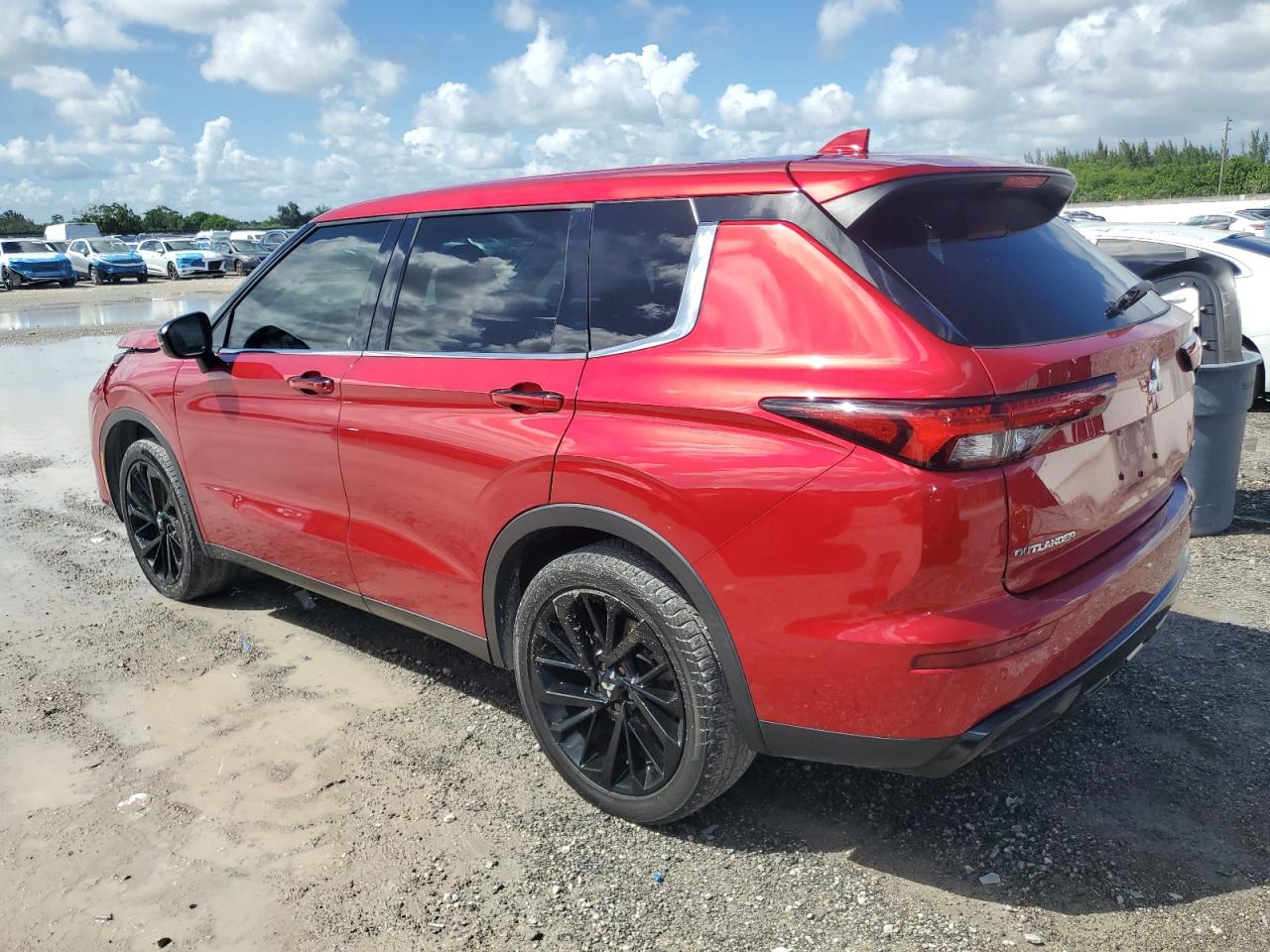 MITSUBISHI OUTLANDER SE