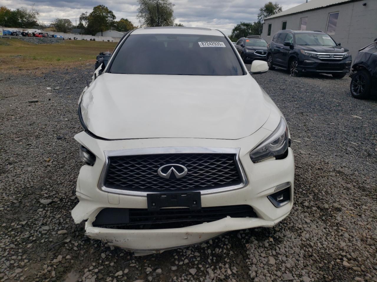 INFINITI Q50 LUXE