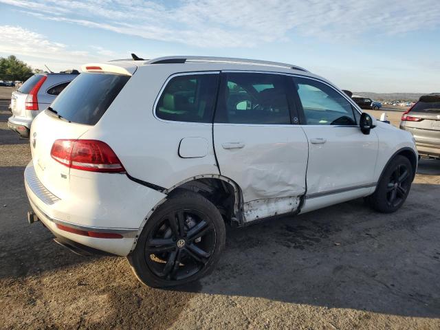 2017 VOLKSWAGEN TOUAREG WO WVGRF7BPXHD006624