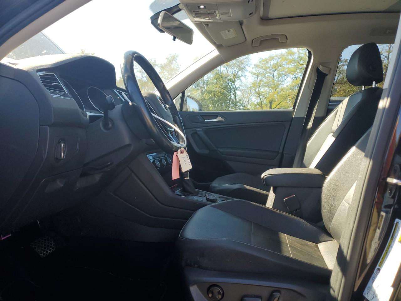 VOLKSWAGEN TIGUAN SE