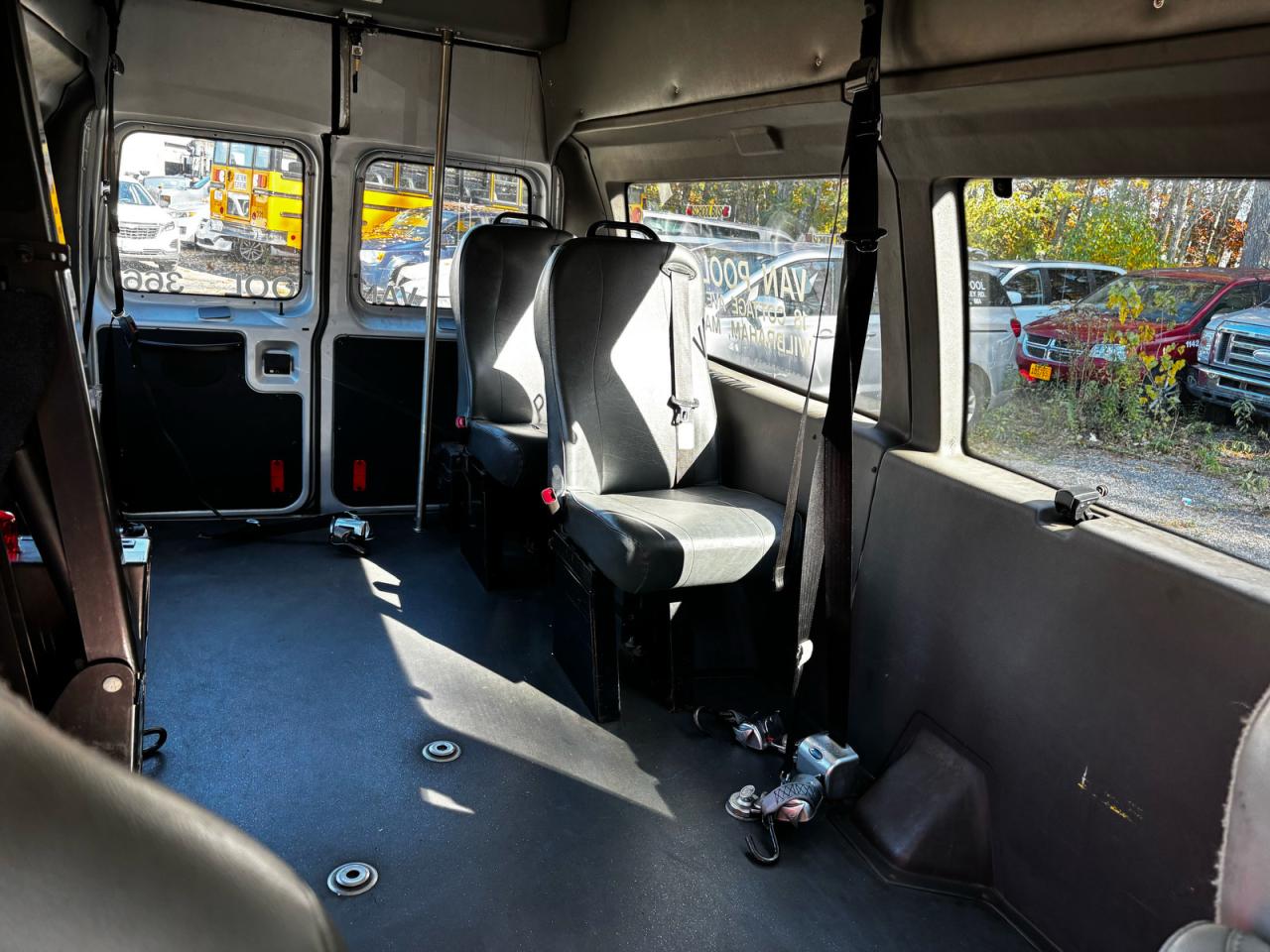 FORD ECONOLINE E250 VAN