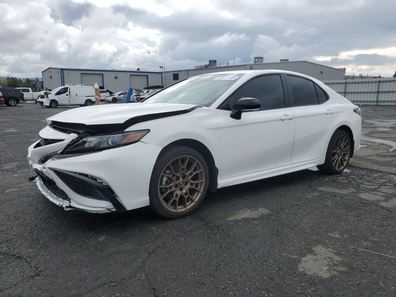 TOYOTA CAMRY SE NIGHT SHADE