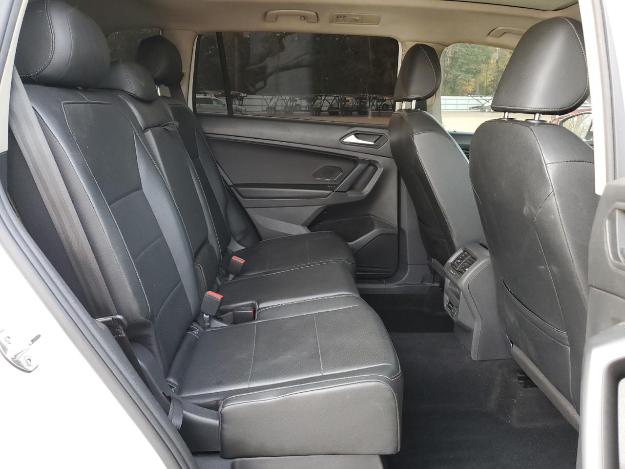 VOLKSWAGEN TIGUAN SE