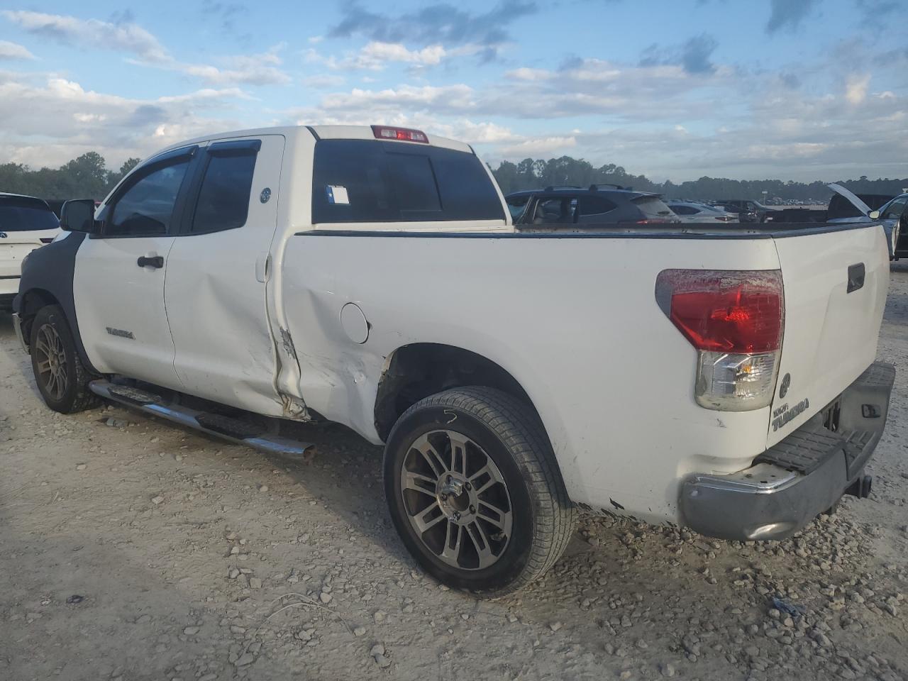 TOYOTA TUNDRA DOUBLE CAB SR5