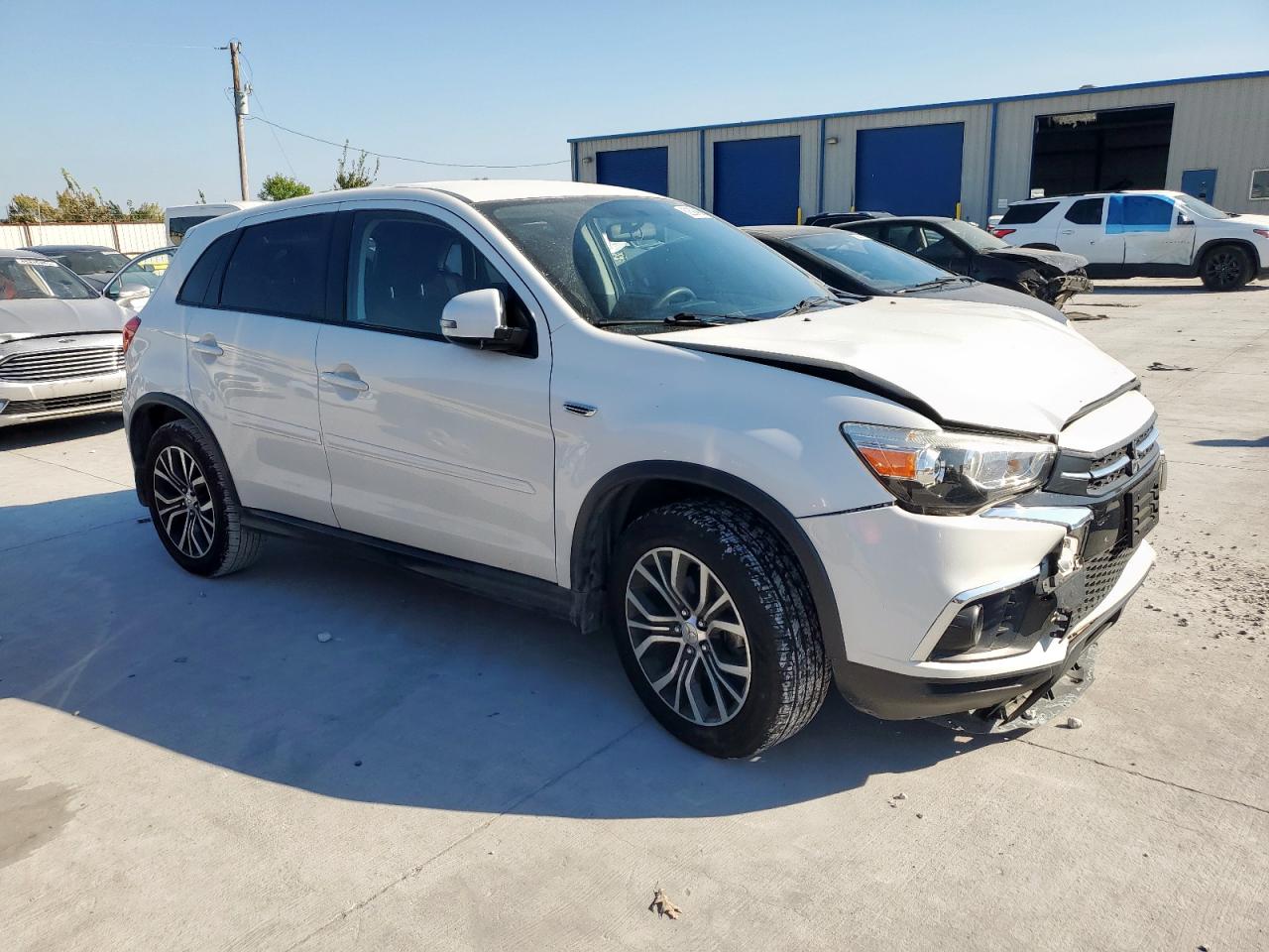 MITSUBISHI OUTLANDER ES