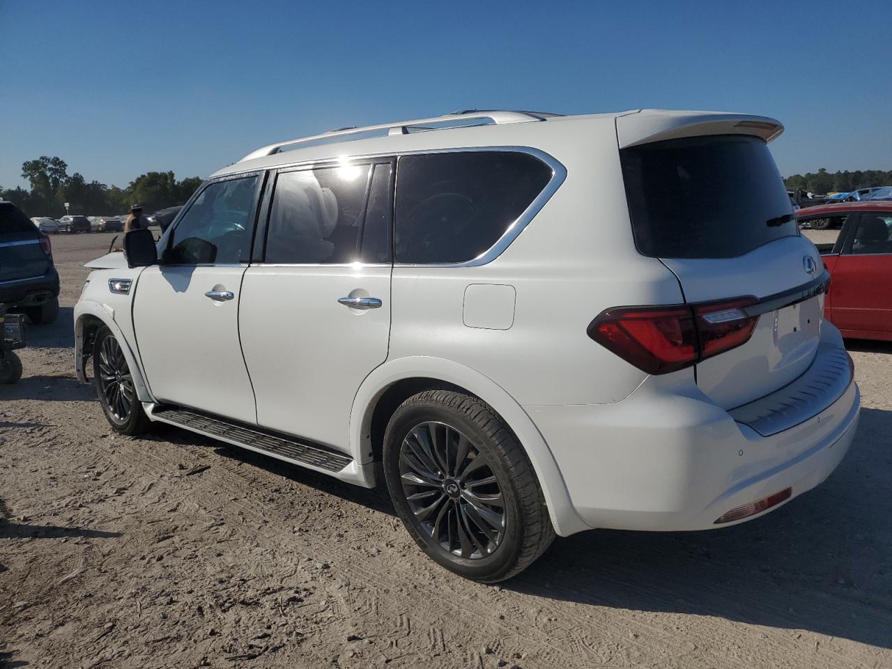 INFINITI QX80 LUXE