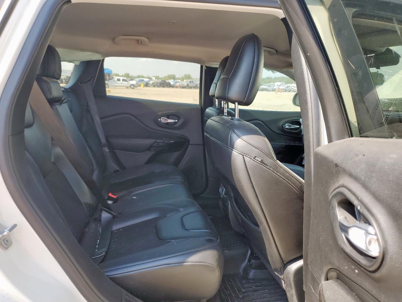 JEEP GRAND CHEROKEE LATITUDE PLUS