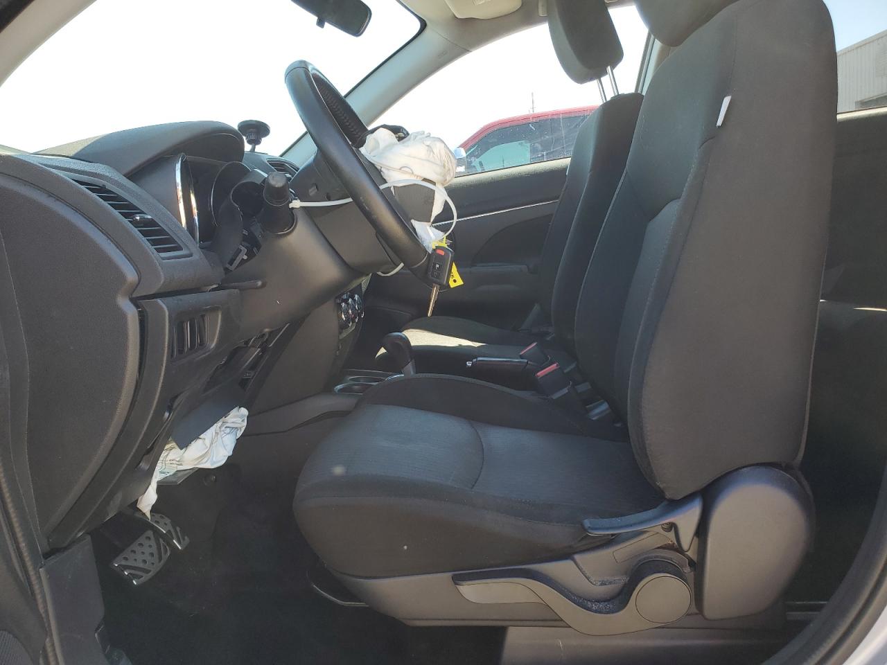 MITSUBISHI OUTLANDER ES