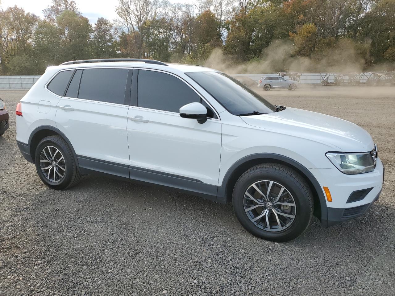 VOLKSWAGEN TIGUAN SE