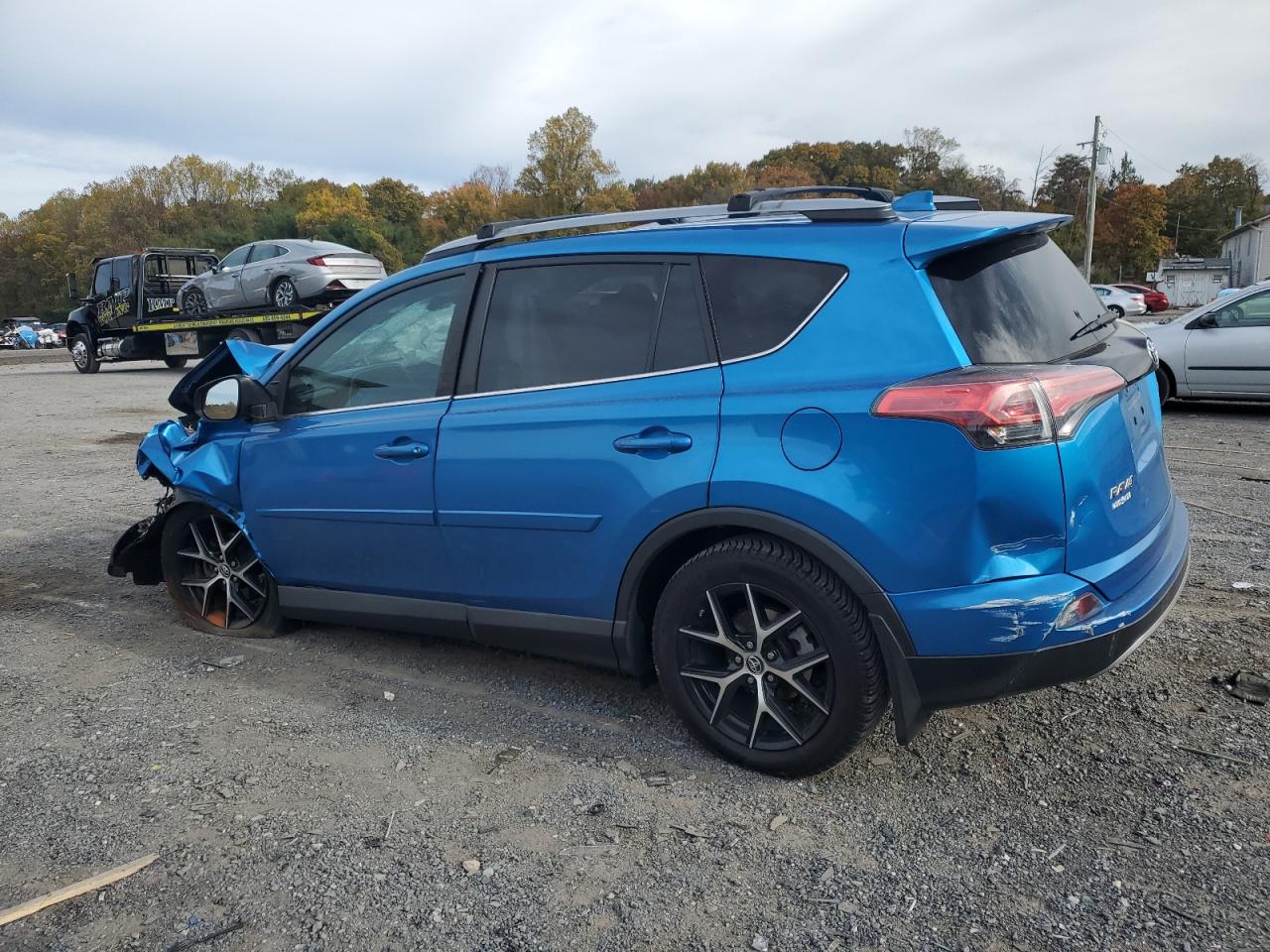 Lot #3301961427 2017 TOYOTA RAV4 SE