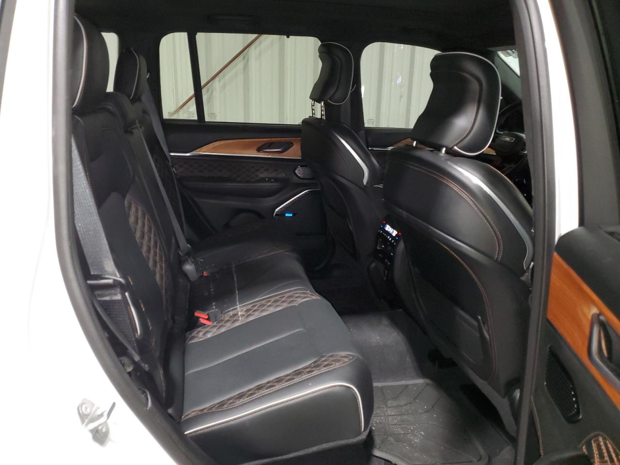 JEEP GRAND CHEROKEE SUMMIT