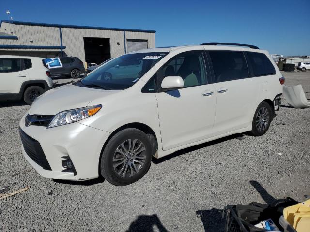 TOYOTA SIENNA XLE