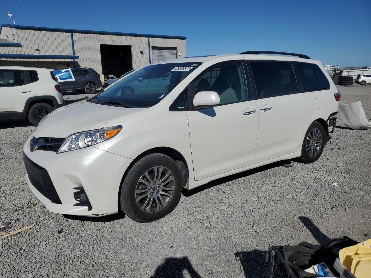 TOYOTA SIENNA XLE