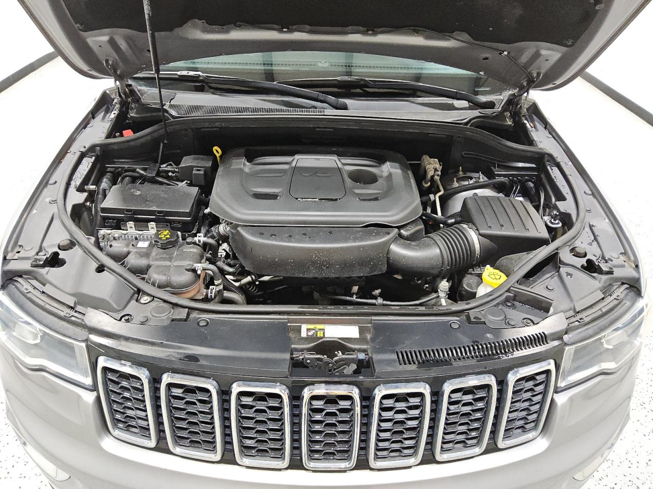 JEEP GRAND CHEROKEE LAREDO