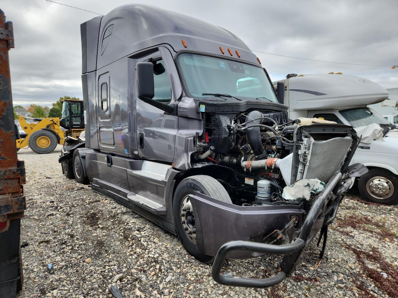 Lot #3301868981 2023 FREIGHTLINER CASCADIA 1