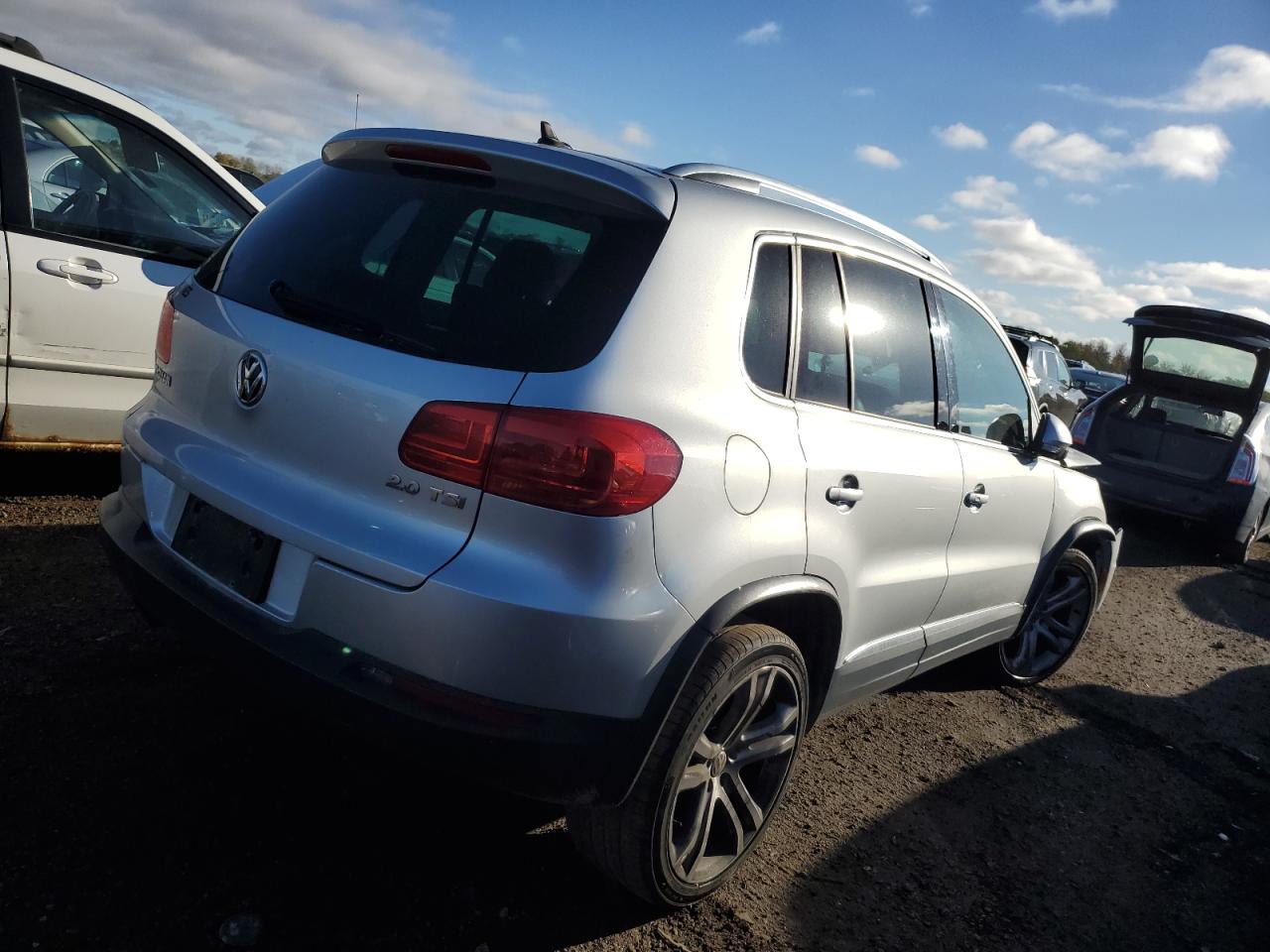 VOLKSWAGEN TIGUAN S