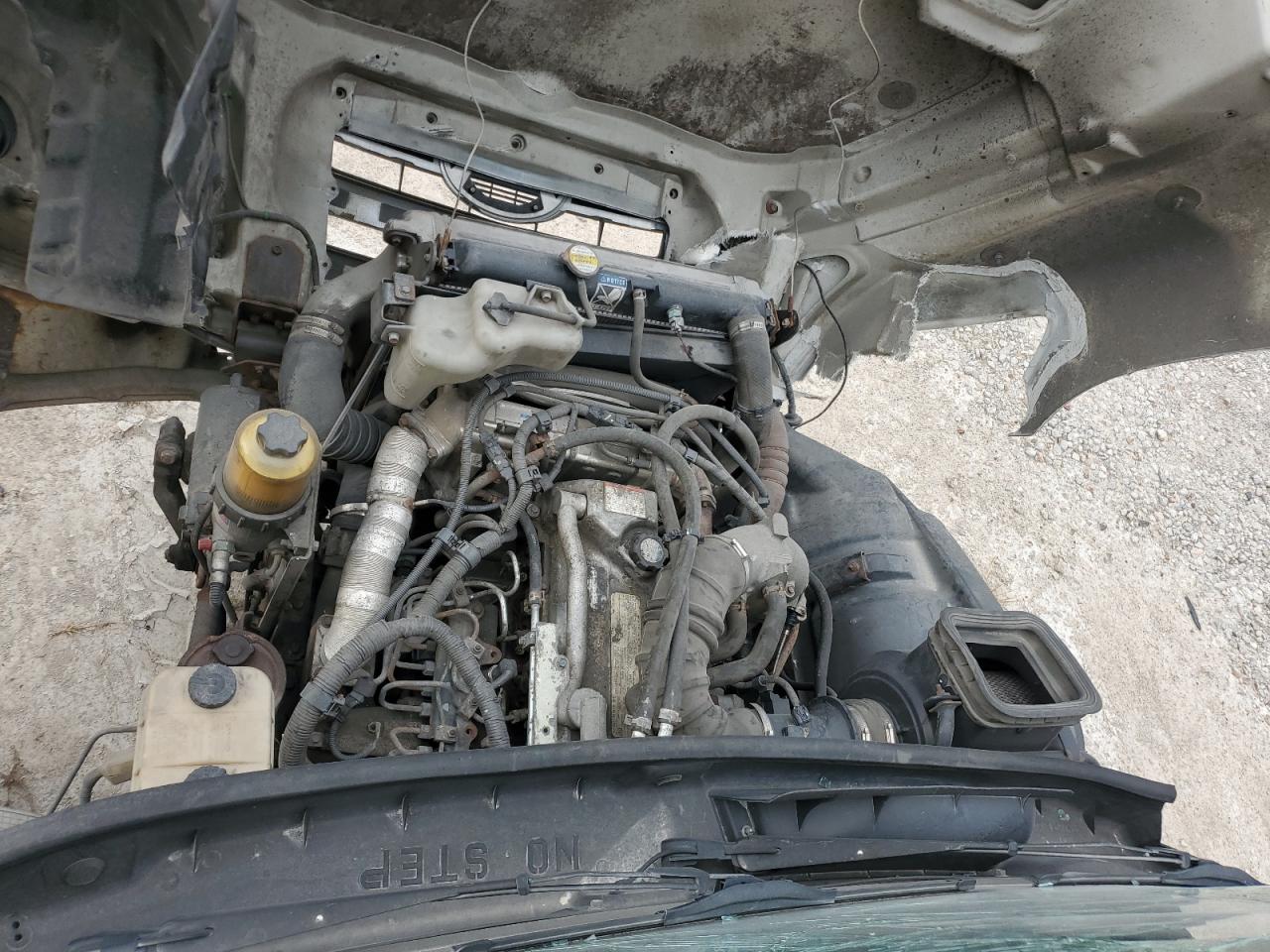 Lot #3268843237 2012 HINO 258/268