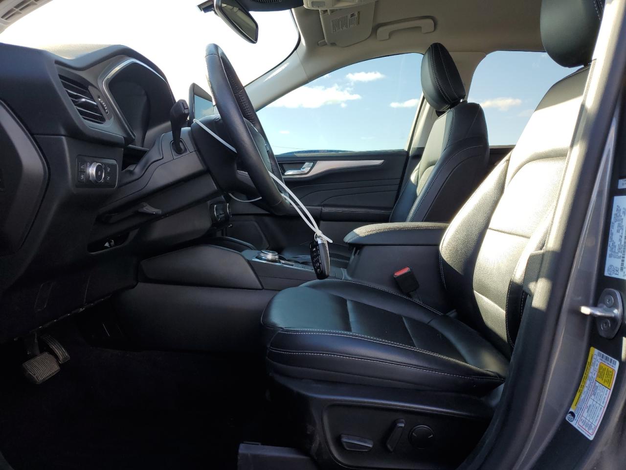 FORD ESCAPE TITANIUM