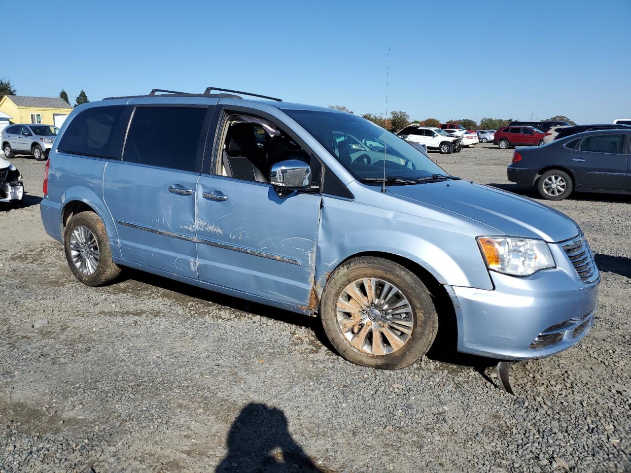 CHRYSLER TOWN & COUNTRY TOURING L