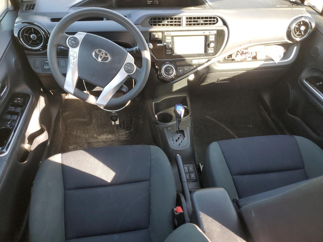 TOYOTA PRIUS C