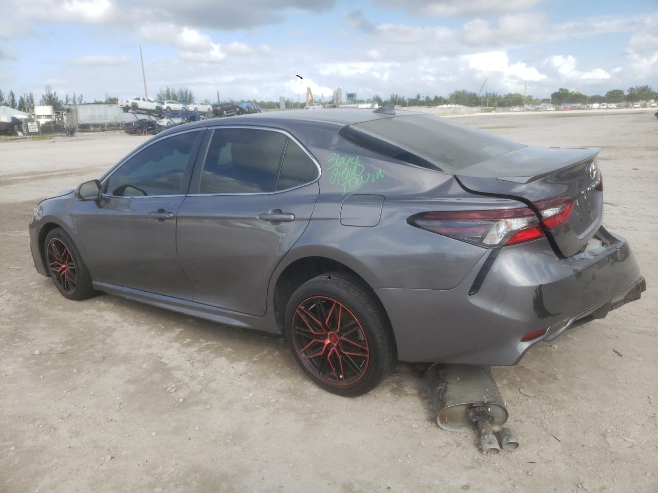 TOYOTA CAMRY SE NIGHT SHADE