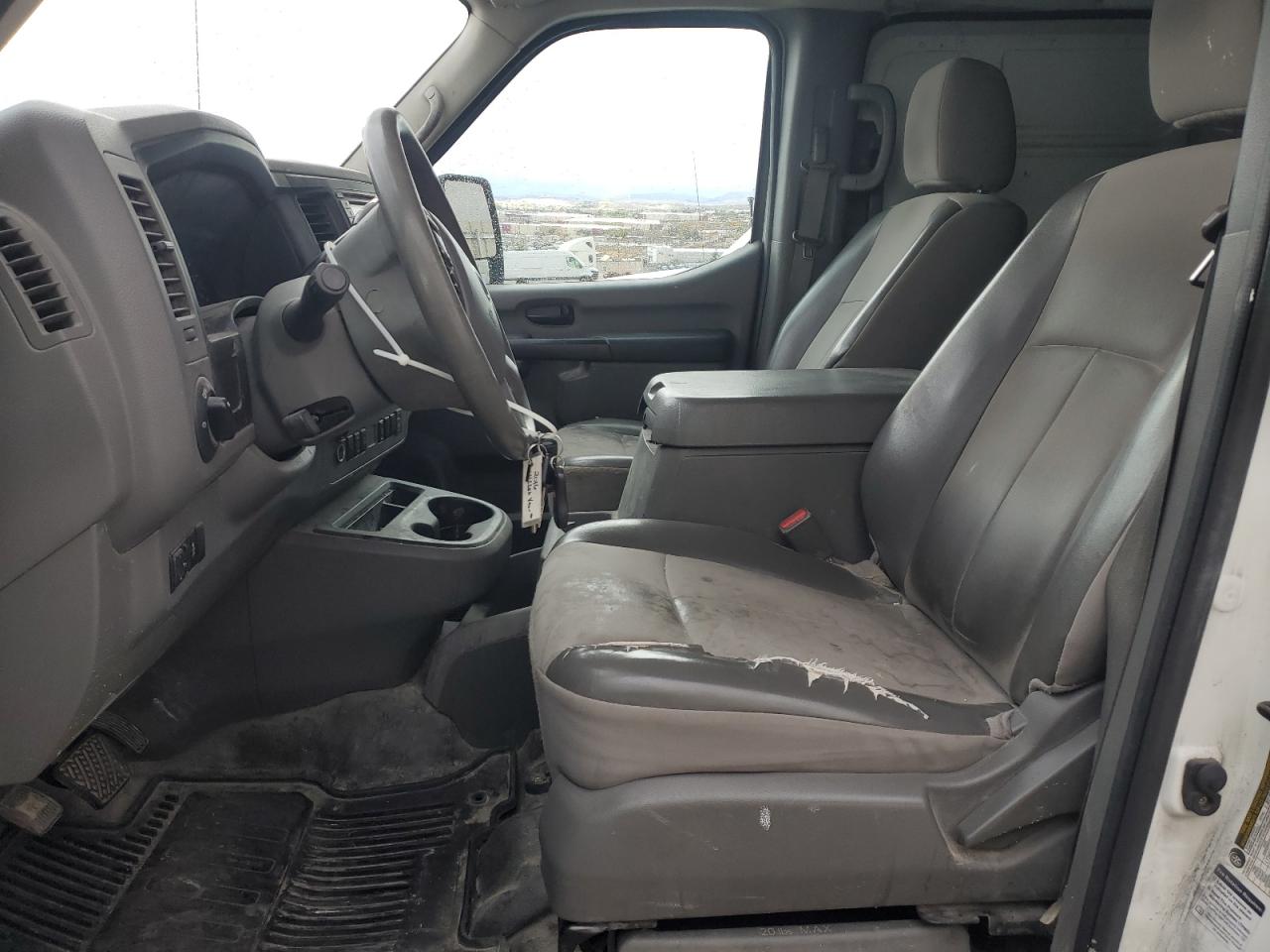 NISSAN NV2500 2500 S