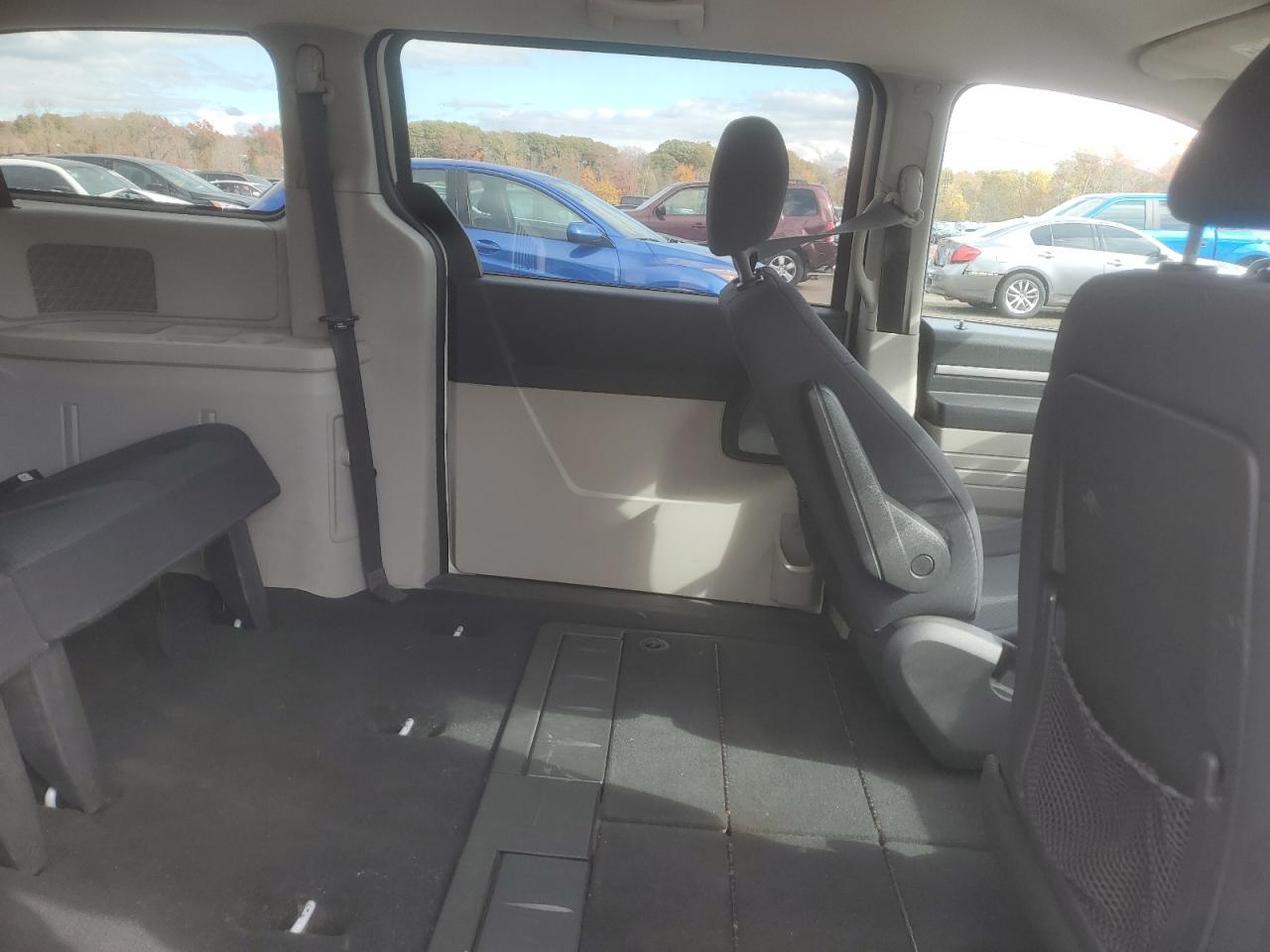 Lot #3311460280 2010 DODGE GRAND CARA