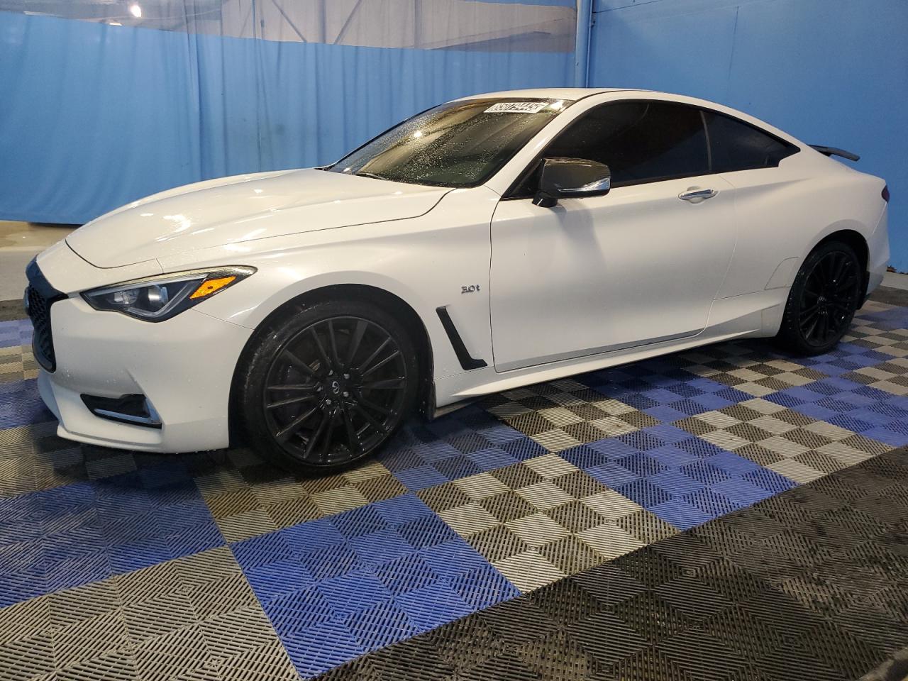 INFINITI Q60 LUXE 300