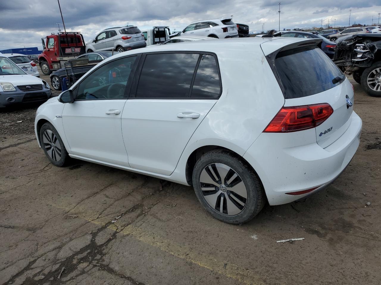 VOLKSWAGEN E-GOLF SE