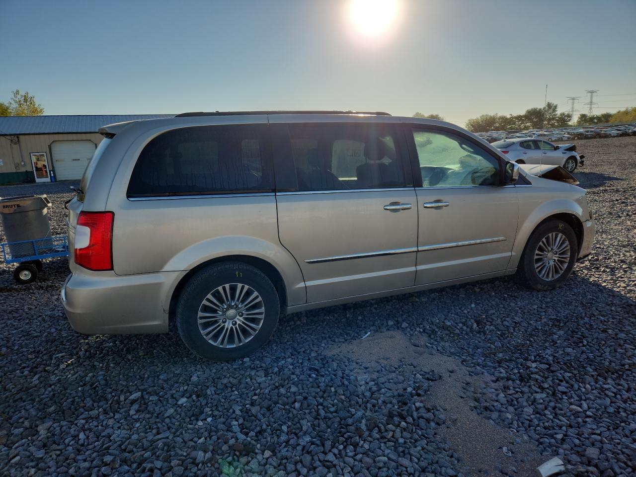 CHRYSLER TOWN & COUNTRY TOURING L