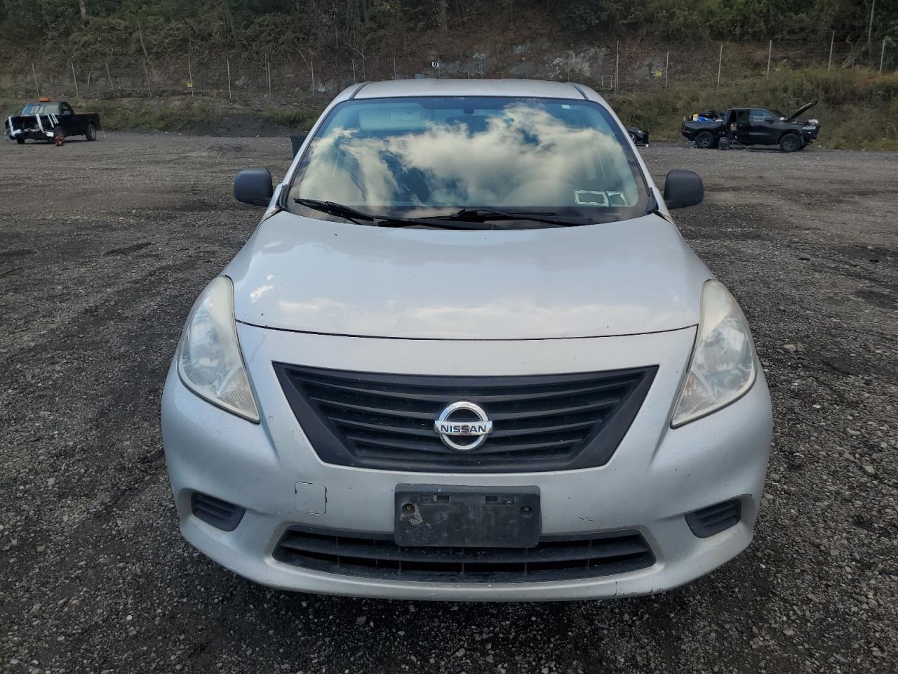 NISSAN VERSA S