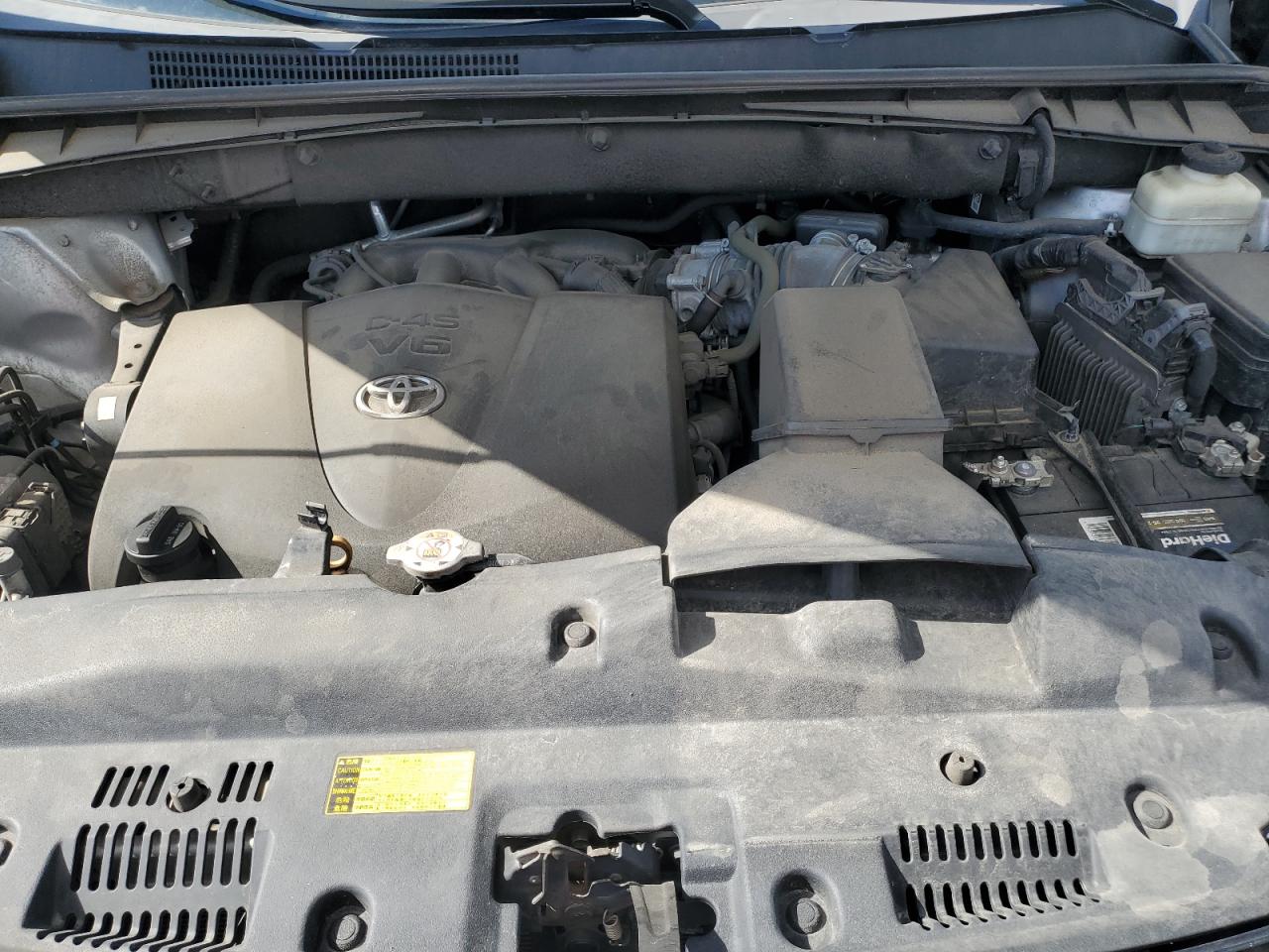 TOYOTA HIGHLANDER SE