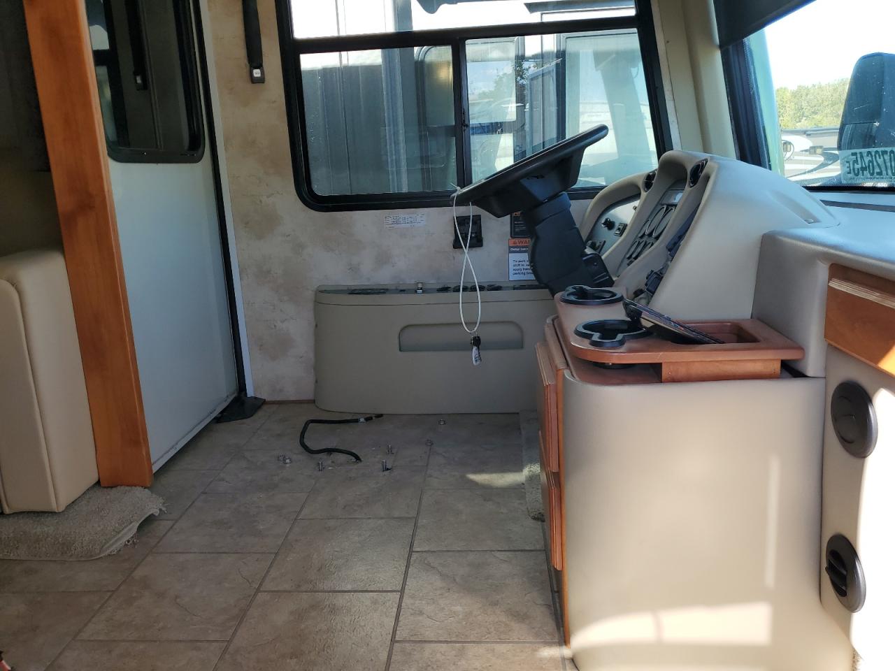 Lot #3284214549 2010 FREIGHTLINER CHASSIS XC