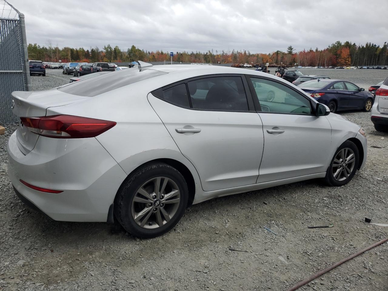 HYUNDAI ELANTRA SE