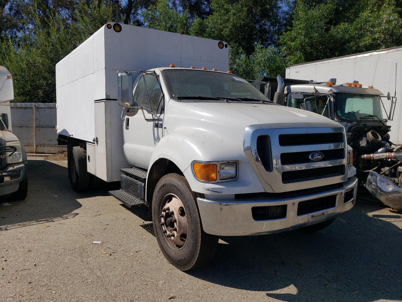 FORD F-750 SUPER DUTY