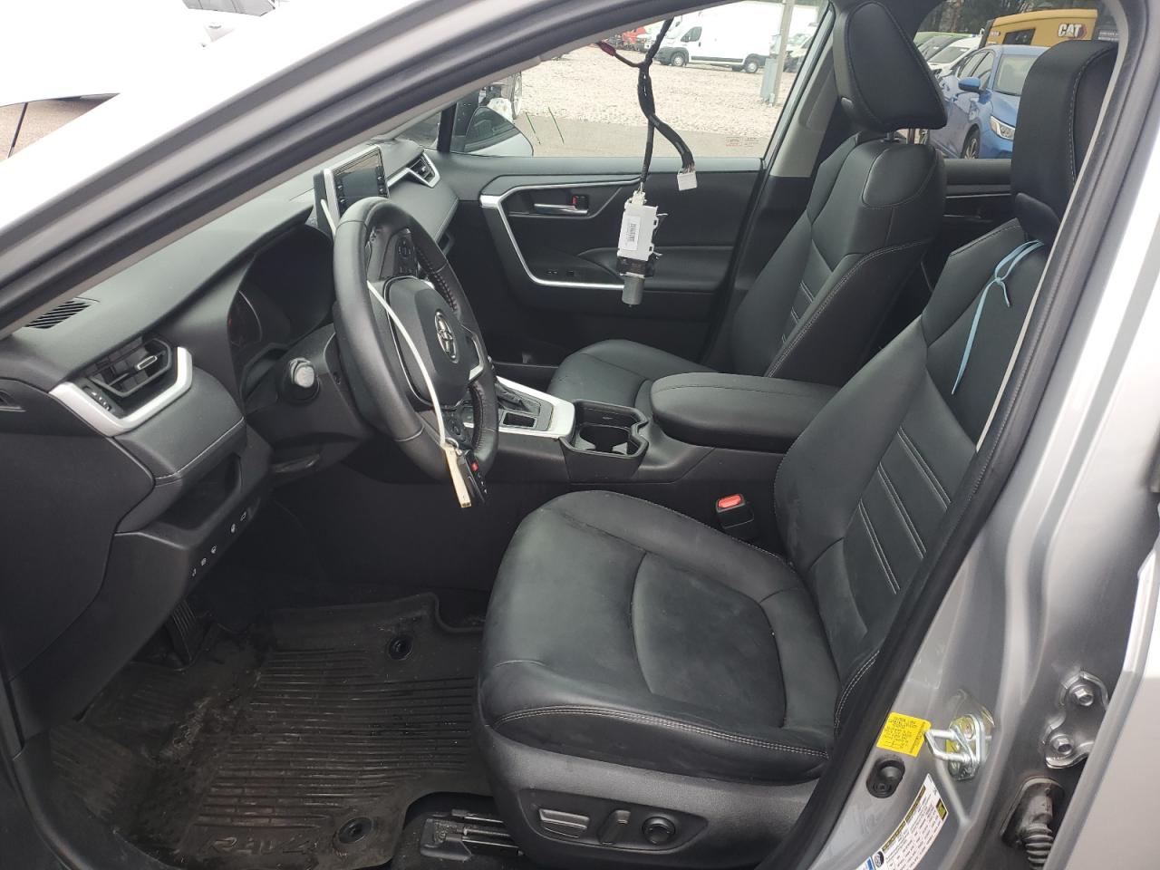 TOYOTA RAV4 XLE PREMIUM