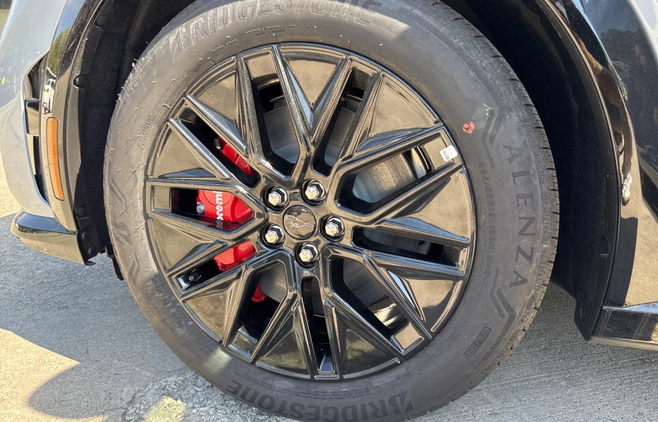 FORD MUSTANG PREMIUM