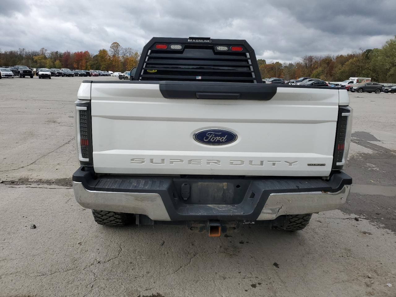 FORD F-350 SUPER DUTY