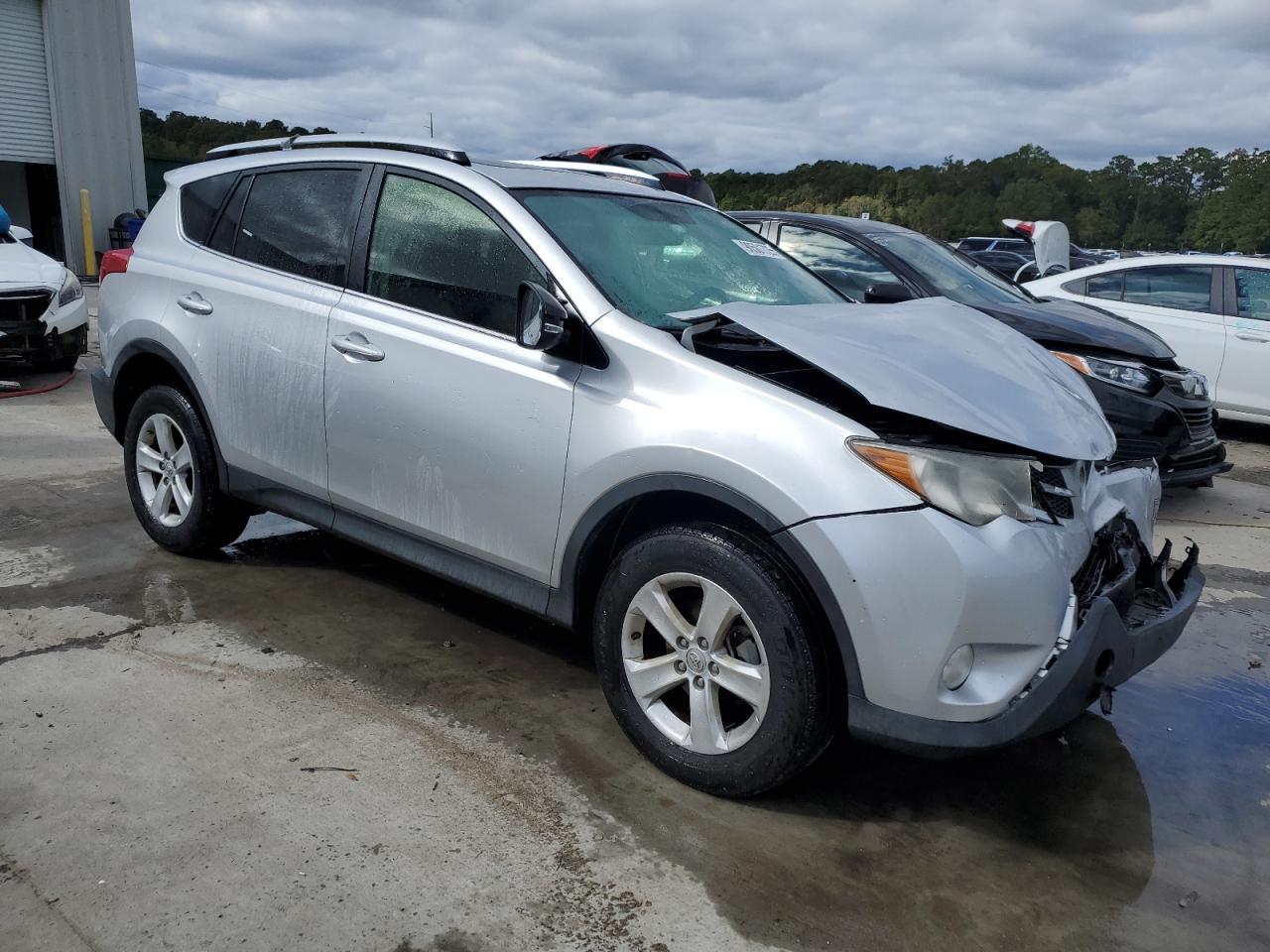 TOYOTA RAV4 XLE