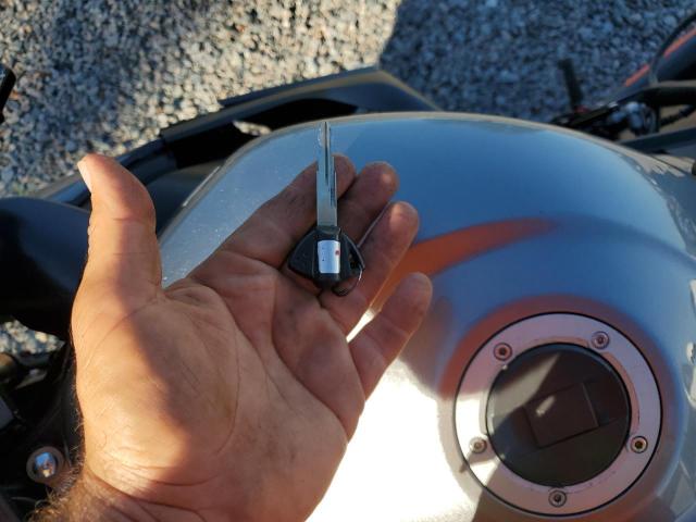 2006 SUZUKI GSX-R1000 JS1GT76AX62102752