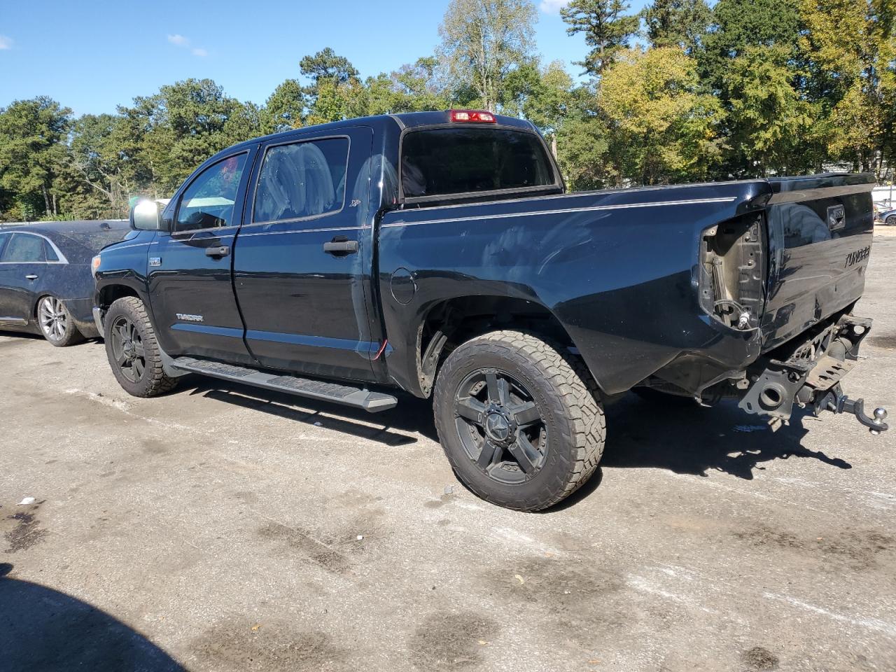 TOYOTA TUNDRA CREWMAX SR5