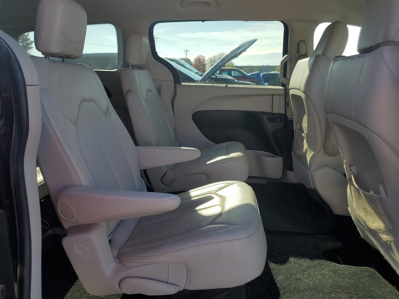 CHRYSLER PACIFICA TOURING L