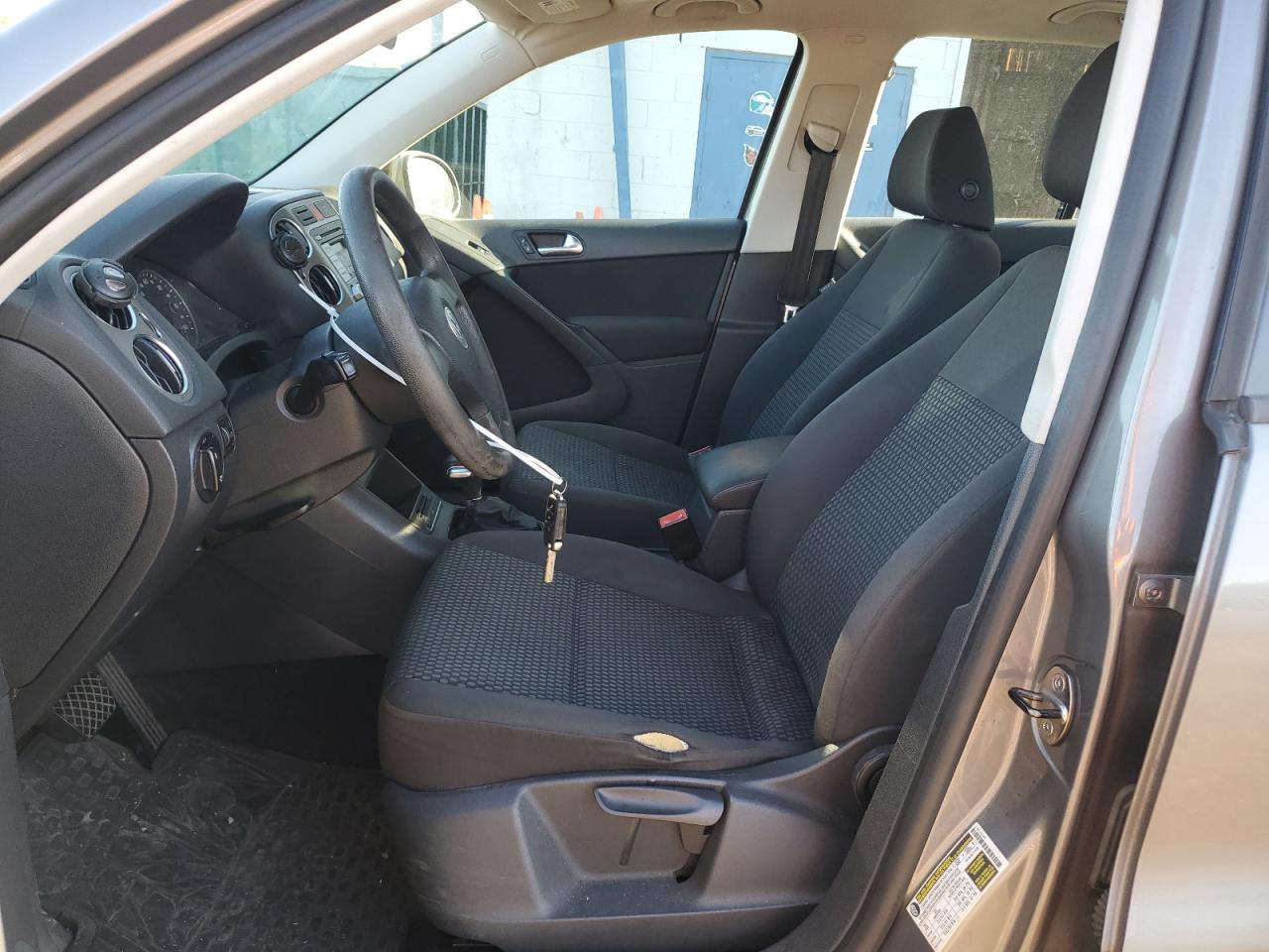 VOLKSWAGEN TIGUAN SE