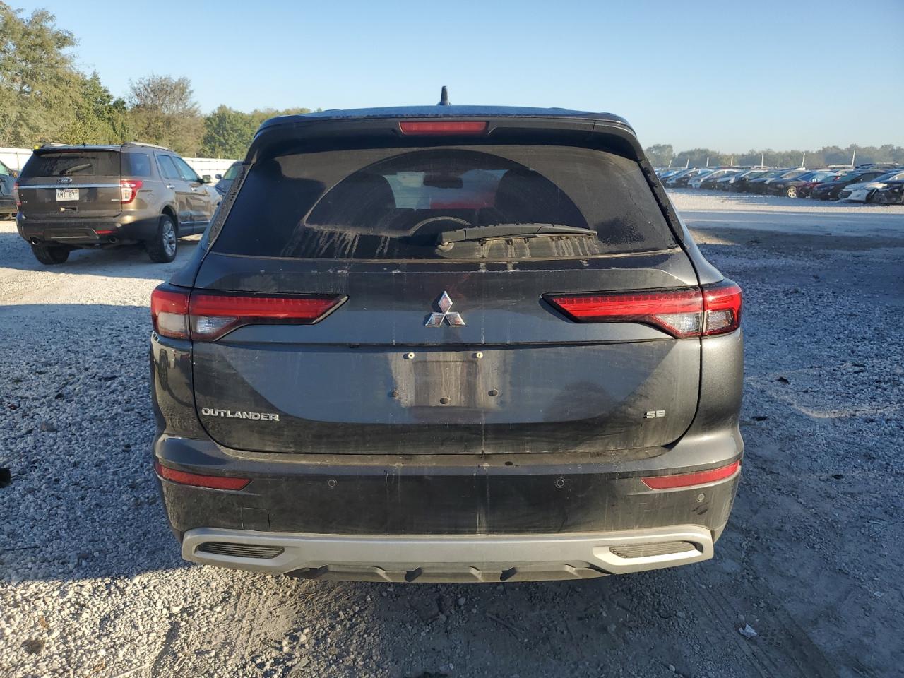 MITSUBISHI OUTLANDER SE